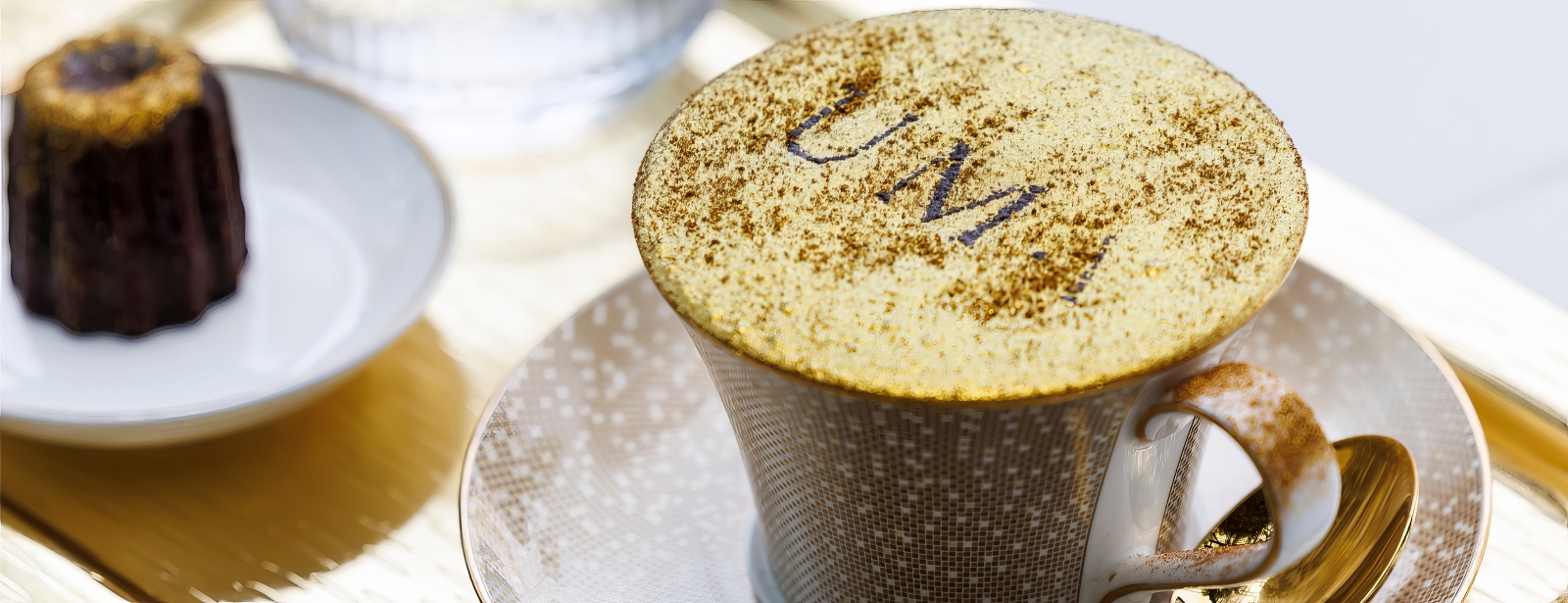 Inside Burj Al Arab Tour + Gold Cappuccino at UMA Lounge